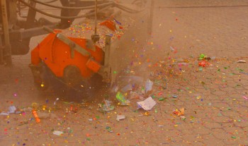 Szilveszteri ünneplés utáni takarítás a fővárosban